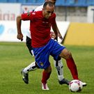 Adil pasar� hoy por las oficinas del club rojillo.