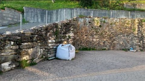 Ejemplo de feismo en un espacio p�blico como este un muro, en Cabanas