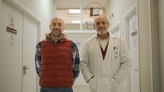 El concejal de Sanidade de Ribeira, Juan Luis Furones, y el director de la Unidade das Condutas Aditivas, Jess Cartelle.