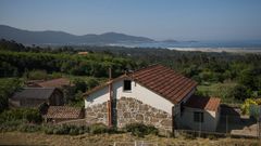Vivienda rehabilitada para uso tur&iacute;stico en Cornido, en el municipio de Carnota