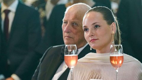 El rey Harald, junto a la princesa Ingrid Alexandra en una fiesta del Gobierno por su mayor�a de edad