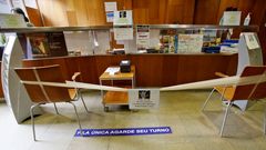 El centro de salud de Casco Vello tiene una barrera y la m�quina de citas queda en medio