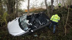 Los bomberos arrancaron el techo del coche para rescatar a la conductora