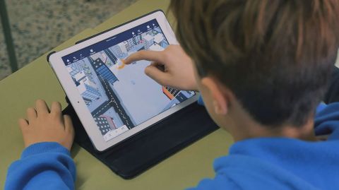 En el CEIP Ponte dos Brozos (Arteixo) los ni�os de primaria programan sus propios videojuegos mientras aprenden el curr�culo