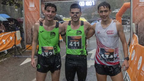 Ruta da Prata Angrois: Los tres mejores corredores, con el ganador Yago Ignacio García en el centro