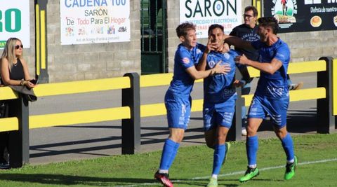 Amin celebra el primero de sus goles en Cantabria