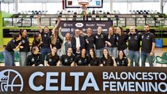 La plantilla del Celta, posando al completo, est� convencida de sus opciones de ascenso a la �lite.