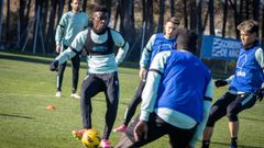 Sesi�n de trabajo del Huesca antes del partido frente al Racing.