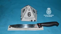 Cuchillo que utiliz� el sospechoso, de 50 a�os, para cometer el atraco