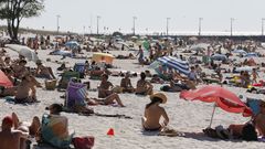 As� arranc� la fase 2 en las playas de Samil y O Vao