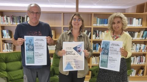 Débora Álvarez, xerente da fundación (no centro), presentou o programa xunto aos patronos Anxo Baranga e Margarida Pizcueta.