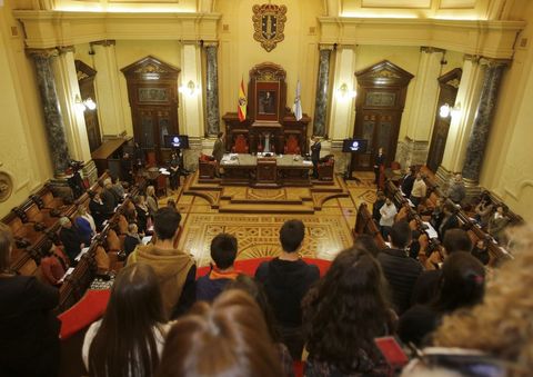 Hubo tres minutos de silencio contra la violencia machista. 