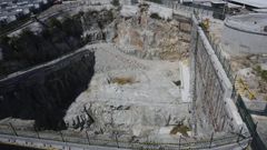 El foso para la torre polivalente, el primer edificio del futuro Novo Chuac, segu&iacute;a a principios de octubre igual que en mayo pasado.