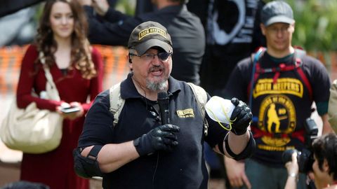 Oath Keepers, el líder y fundador de una de las principales organizaciones de ultraderecha del país, Oath Keepers, durante una manifestación en California.