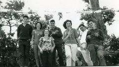 Fiesta de San Xo�n en la r�a de Ferrol en los 60, con las primeras ropas informales pero siempre con ferrolana elegancia