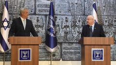 Beny Gantz y el presidente Rivlin, en una conferencia de prensa en marzo