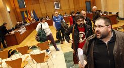 Los concejales de PSOE, BNG y EU se negaron a una �pantomima� y abandonaron el sal�n de plenos sin votar los presupuestos. 