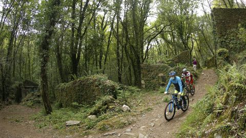 Senda peatonal hasta la aldea de Xei