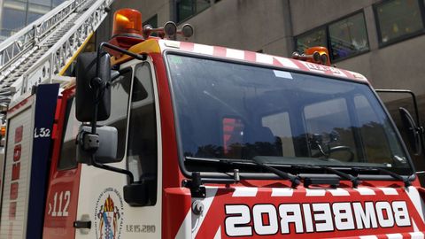 Imagen de archivo de un cami�n de los bomberos de Ribeira.