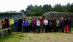 <span lang= es-es >Ruta por Sabucedo</span>. Un grupo de 39 estradenses particip� el domingo en otra ruta de senderismo del programa de Deportes. Partieron del curro de Sabucedo para hacer un recorrido de 10 kil�metros.