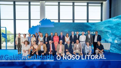 La conselleira de Medio Ambiente, Ángeles Vázquez, participa en un foro en Vigo para celebrar el traspaso de las competencias sobre el litoral gallego a la Xunta.
