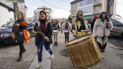El fuli�n femenino tom� las calles de Viana do Bolo.
