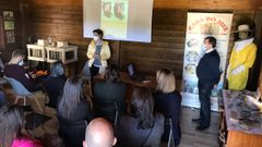 La presentaci�n del proyecto tuvo lugar ayer en el Aula da natureza, cedida por Endesa a la Casa do Mel, en la antigua escombrera