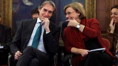 El ministro de Fomento, ��igo de la Serna, y la alcaldesa de Avil�s, Mariv� Monteser�n