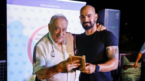Todas las imágenes de la fiesta de fin de curso de Afiador.Jorge Bermello entregó la distinción de Borja Fernández, recogida por su ayudante Héctor Otero