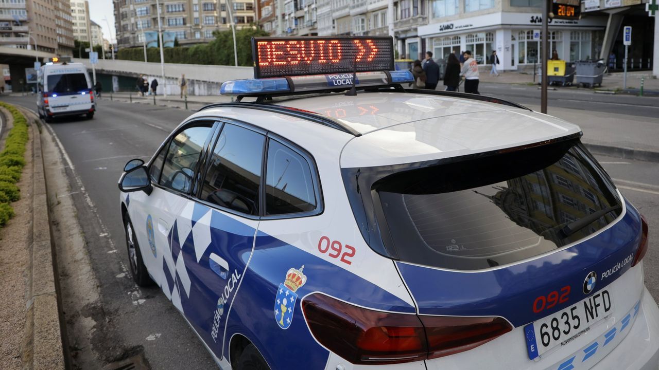 Un herido leve tras una colisión por alcance en la avenida Enrique Salgado Torres, en A Coruña