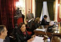 La oposici�n forz� al alcalde a aprobar la supresi�n de los bolardos en el casco hist�rico. 