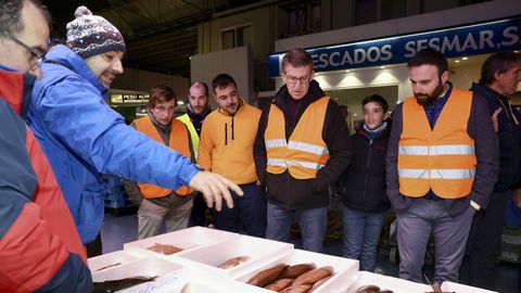 El presidente del PP, Alberto N��ez Feijoo y el alcalde de Madrid, Jos� Luis Mart�nez-Almeida visitaron este mi�rcoles Mercamadrid