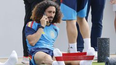 Cucurella, con la selecci�n espa�ola