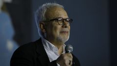 Luis Ferrer i Balsebre durante una conferencia en el IES Rafael Dieste de A Coru�a 