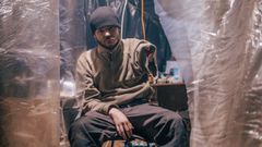 Un soldado de Azov  herido, en el hospital de campa�a montado en un b�nker de la acer�a de Azovstal, en Mari�pol.