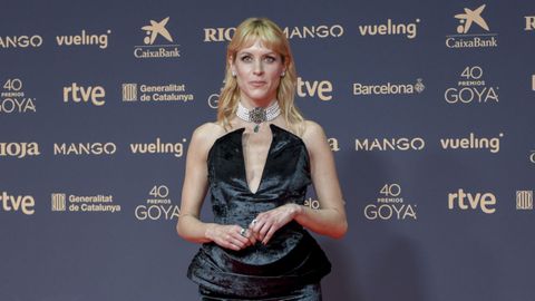 La actriz Maggie Civantos posa en la alfombra roja.