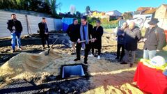 El alcalde pone la primera piedra del nuevo parque de bomberos de la calle Estur�ns