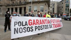 Concentraci�n del comit� de f�brica de Ence ante la Subdelegaci�n del Gobierno