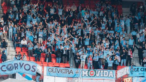 Aficionados del Celta, an el anterior desplazamiento europeo, en Lyon.