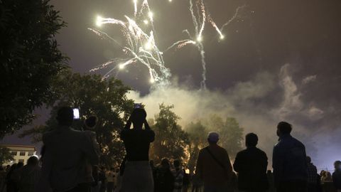 Las hogueras de San Xoán en Batallones, el año pasado.