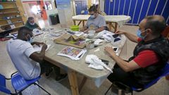 Cuatro usuarios, este viernes, en el centro de rehabilitaci�n psicosocial de la asociaci�n Alba en Pontevedra
