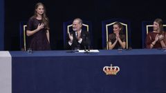 La princesa Leonor, el rey Felipe VI, la reina Letizia y la princesa Sofía presidieron ayer la entrega en el teatro Campoamor de Oviedo.