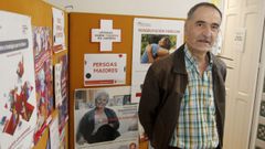 Alberto P�r�z, vecino de Fene de 61 a�os, es uno de los voluntarios del programa Empezar de cero de la Cruz Roja