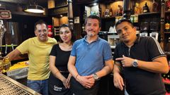  Eduardo Rodr�guez, Angi, Sergio Rodr�guez y Rub�n Dar�o Viveros Viveros, nuevo gerente de la cervecer�a Tatone de la calle Rubine (A Coru�a)