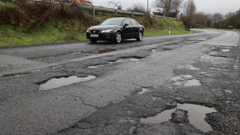 Estado actual de un tramo de la carretera N-540 a la altura de la parroquia de Meixonfro, en el municipio de Taboada