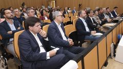 El m�ximo responsable de Gestagua y el alcalde de Carballo, en primer t�rmino, durante el Congreso Concellos 20_30