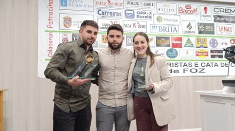 Alberto y Melisa, con su profesor, Gabriel Vilar Longarela
