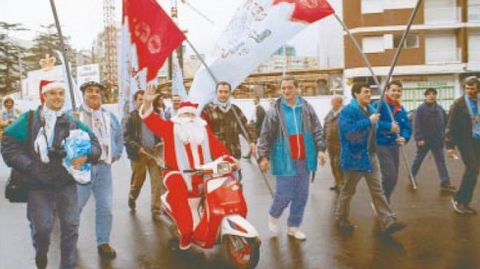 Aficionados en Balados en diciembre de 1997, tras un triunfo ante  el Oviedo