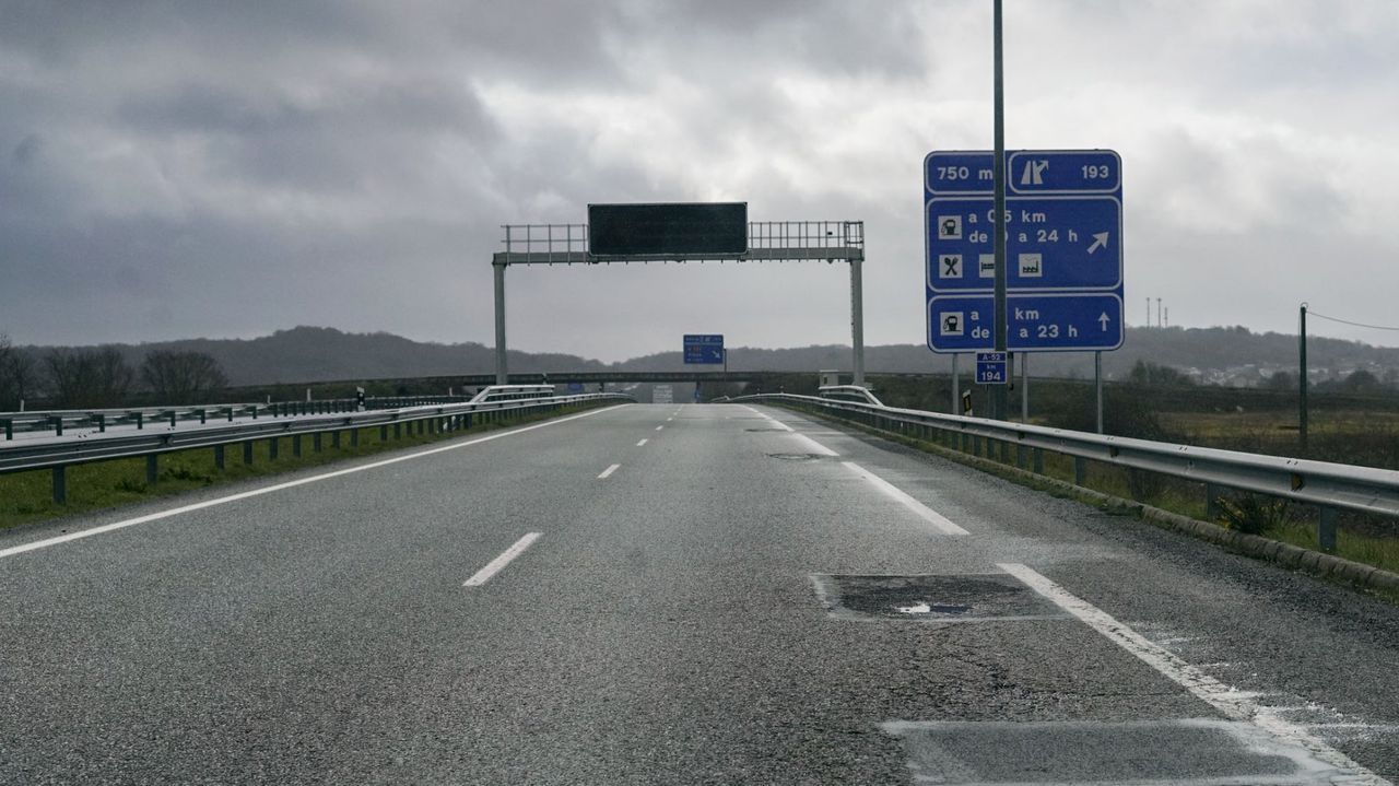 Interceptan en Zamora a un conductor de 78 años que circuló 50 kilómetros en sentido contrario por los carriles de la A-52 de entrada a Galicia