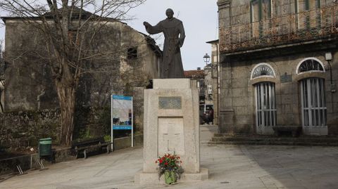 Una estatua de 400 kilos.